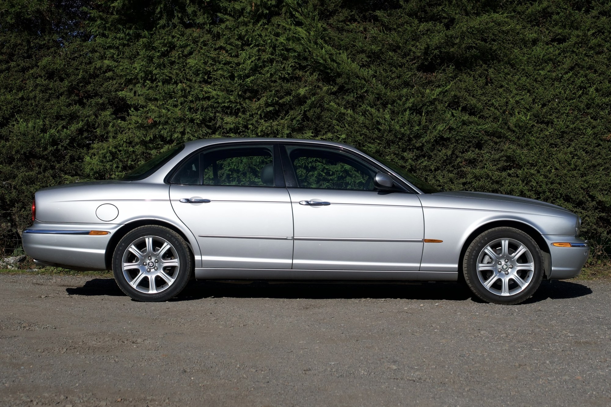 Jaguar XJ XJ8 Sport (2003) 4.2 XJ8 Sport Saloon 4dr Petrol Automatic (2003) image 2