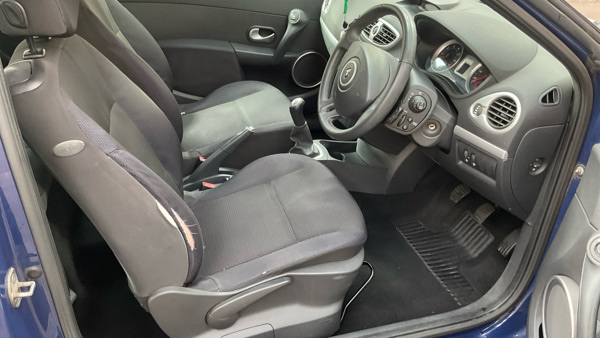 Renault Clio Dynamique (2007) 1.4 16v Dynamique Hatchback 3dr Petrol Manual (2007) image 9