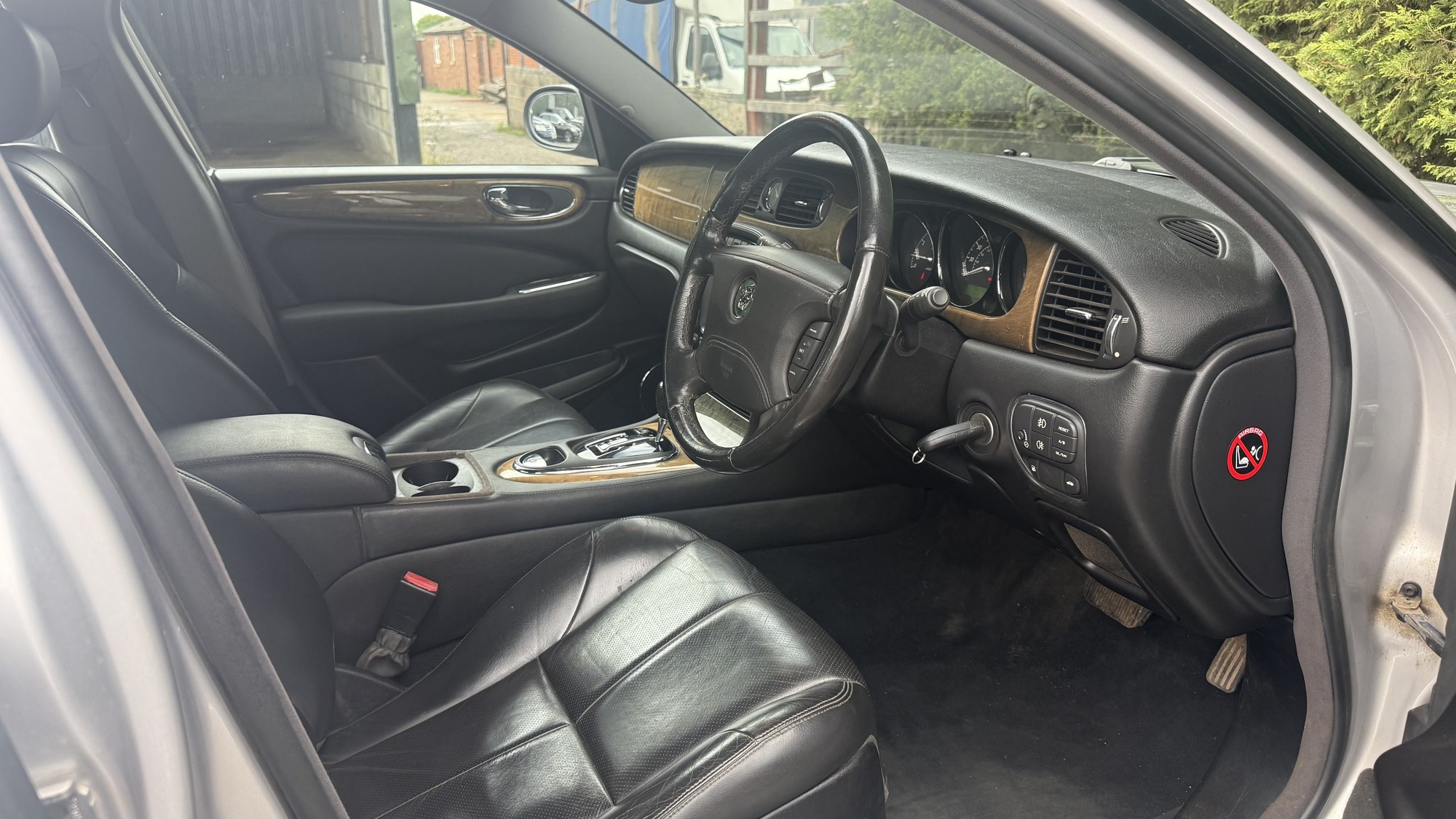 Jaguar XJ XJ8 Sport (2003) 4.2 XJ8 Sport Saloon 4dr Petrol Automatic (2003) image 9