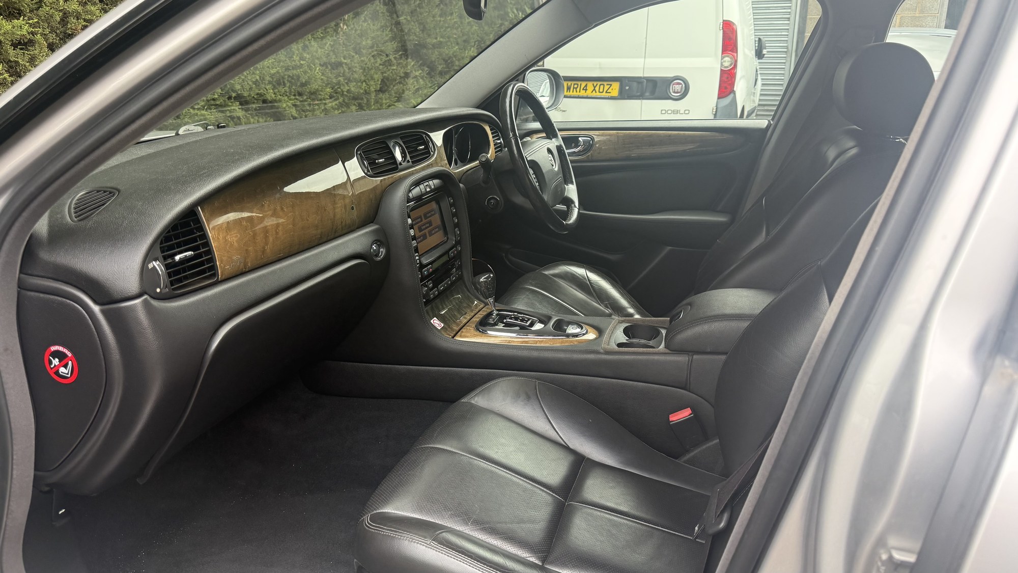 Jaguar XJ XJ8 Sport (2003) 4.2 XJ8 Sport Saloon 4dr Petrol Automatic (2003) image 16